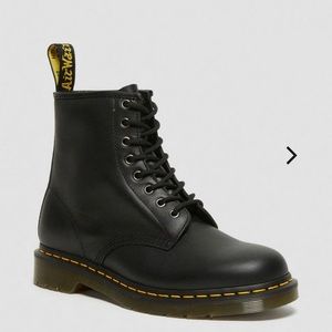 LIKE NEW Dr. Martens 1460 Nappa Leather in Black - Men’s Sz 11